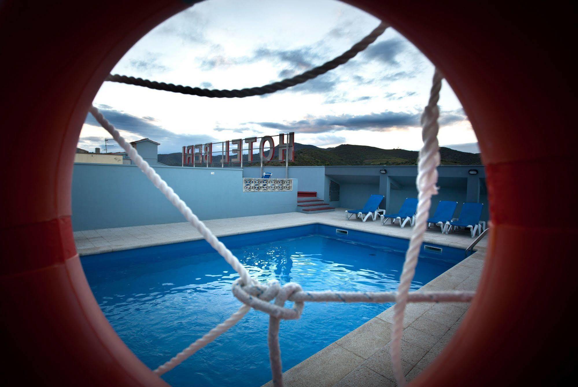Hotel Beri Llança Exteriör bild